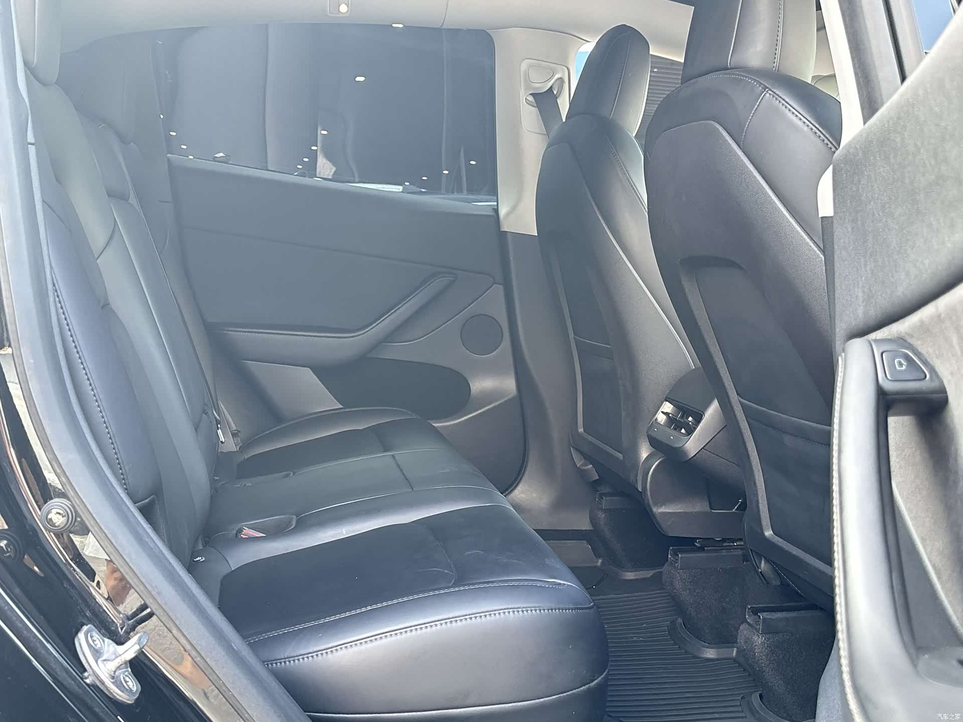Tesla Model Y, 2022 11