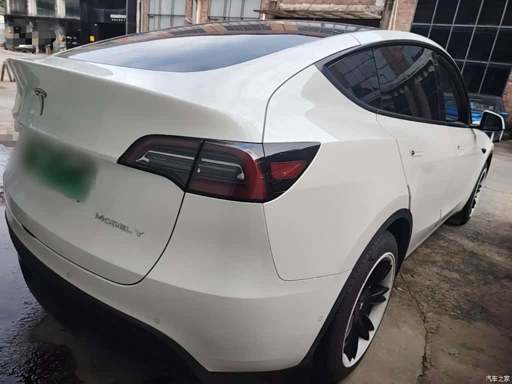 Tesla Model Y, 2023 7
