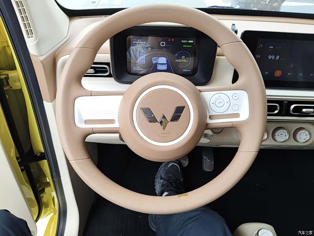 Wuling MINIEV, 2024 11