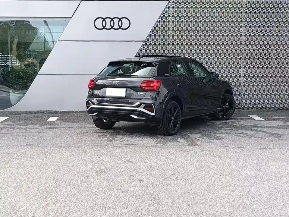 Audi Q2L Audi Q2L