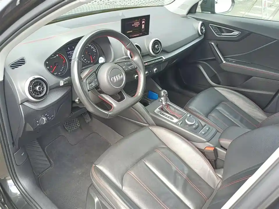 Audi Q2L Audi Q2L