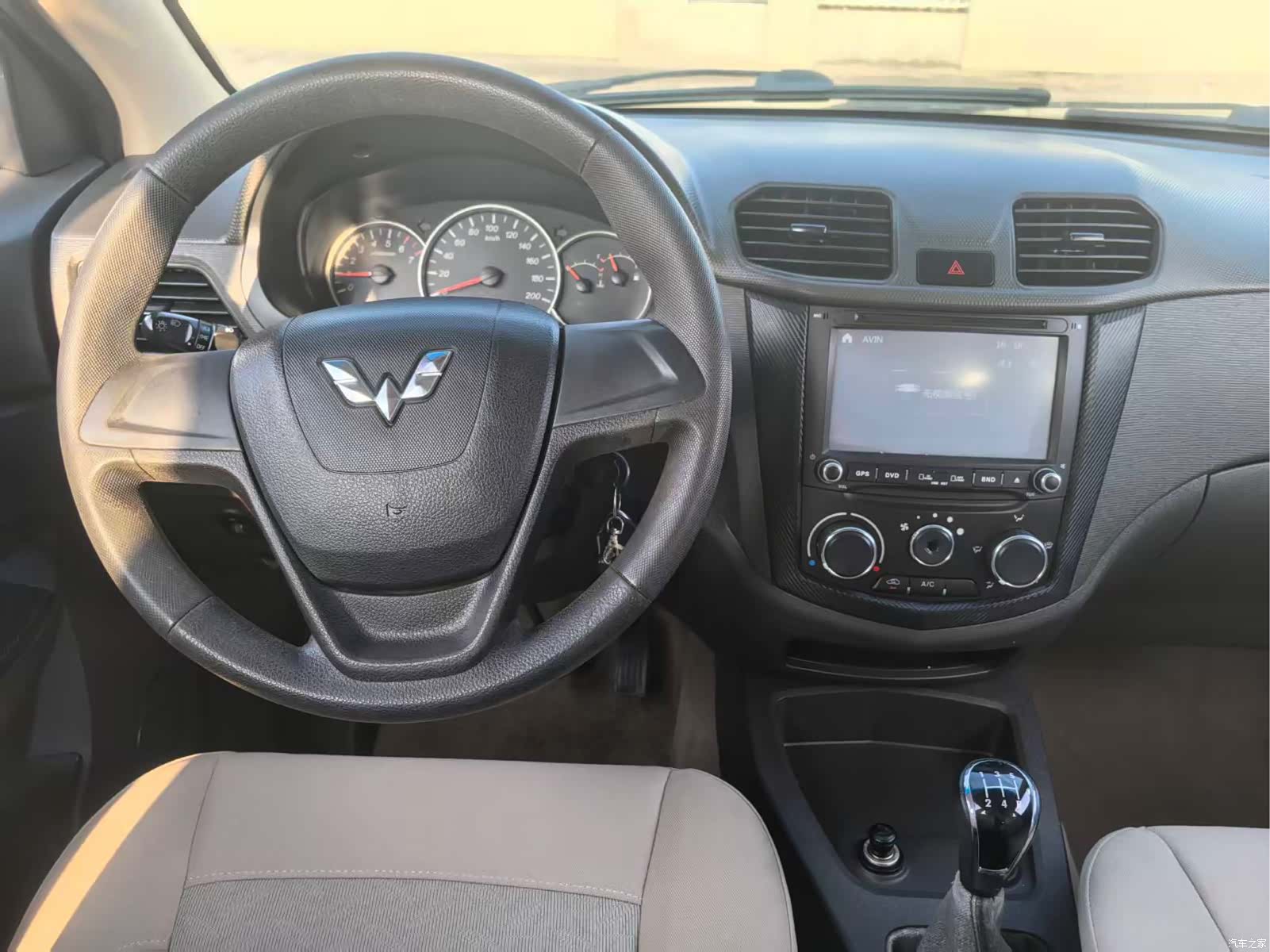 Wuling Hongguang, 2015 7