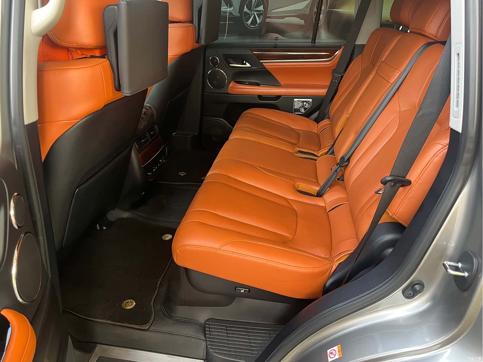 Lexus LX, 2016 10