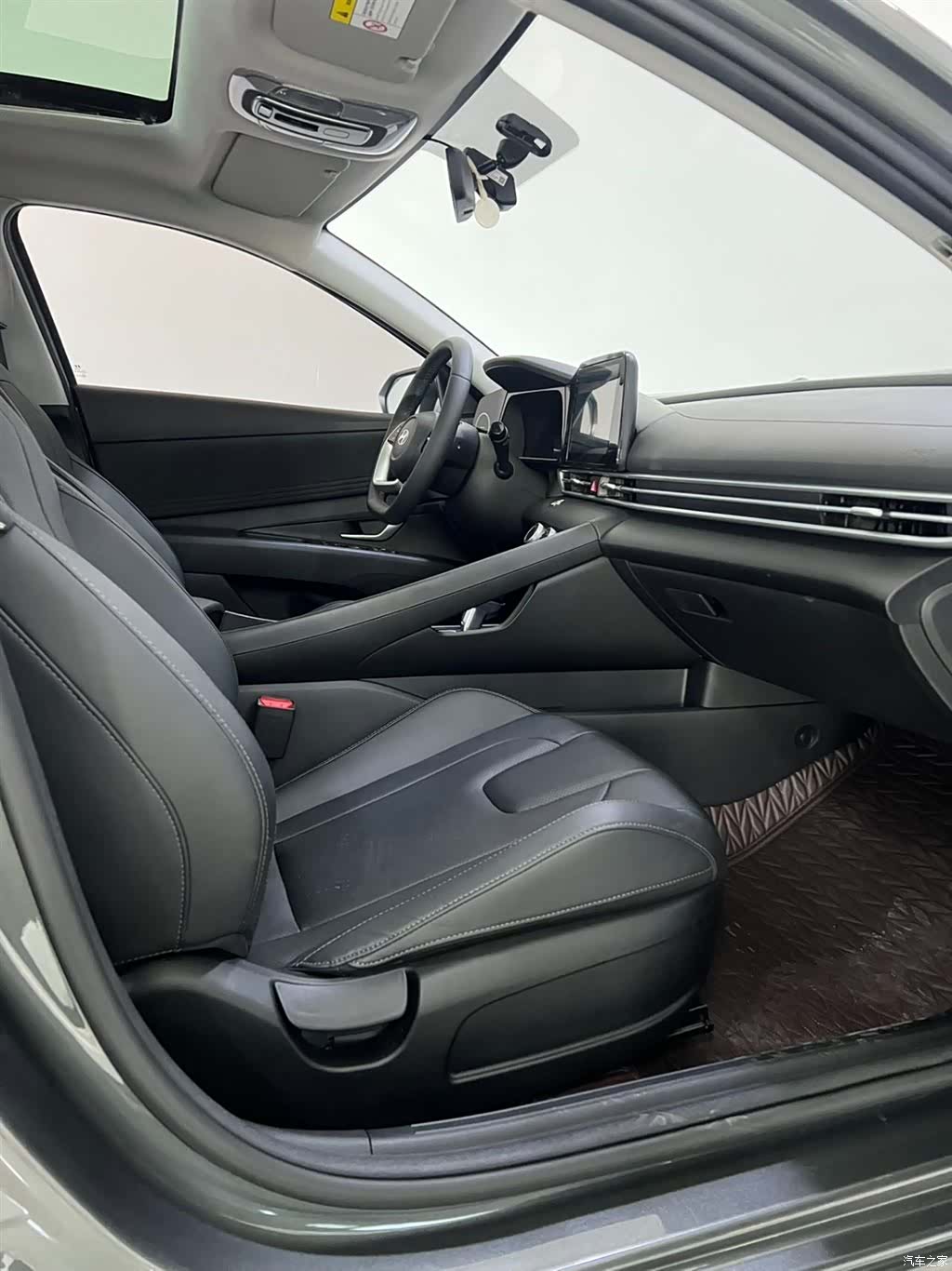 Hyundai Elantra, 2023 11