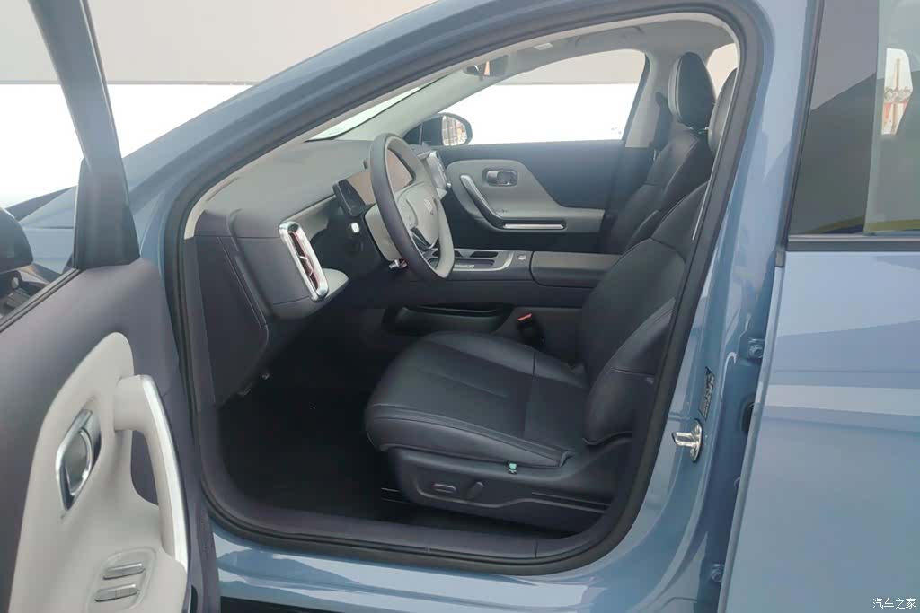 Leapmotor B01, 2025 9