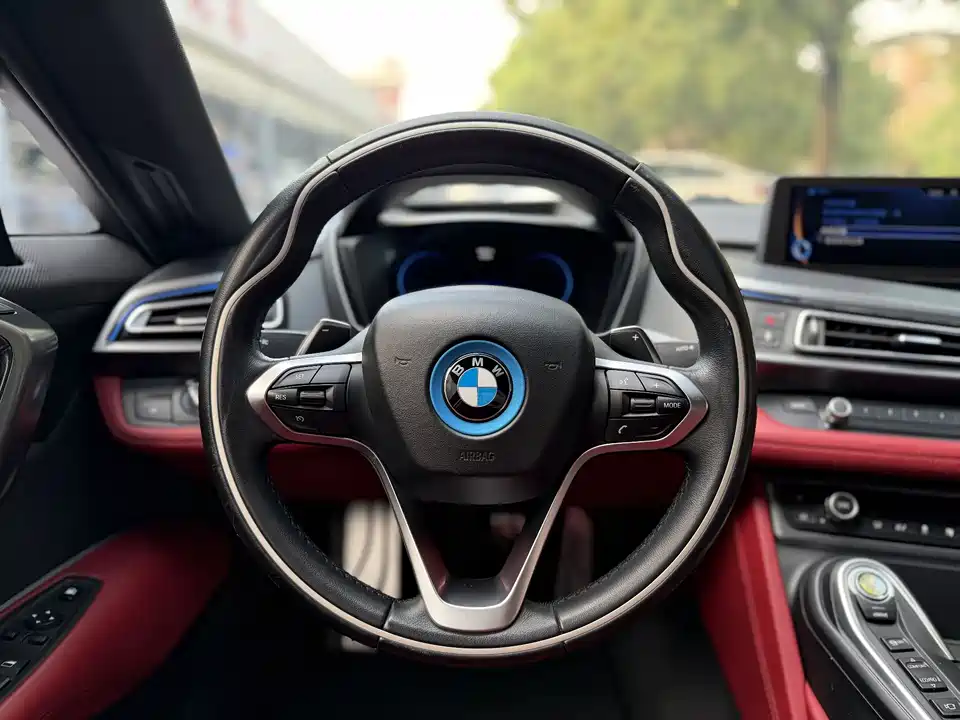 BMW i8
