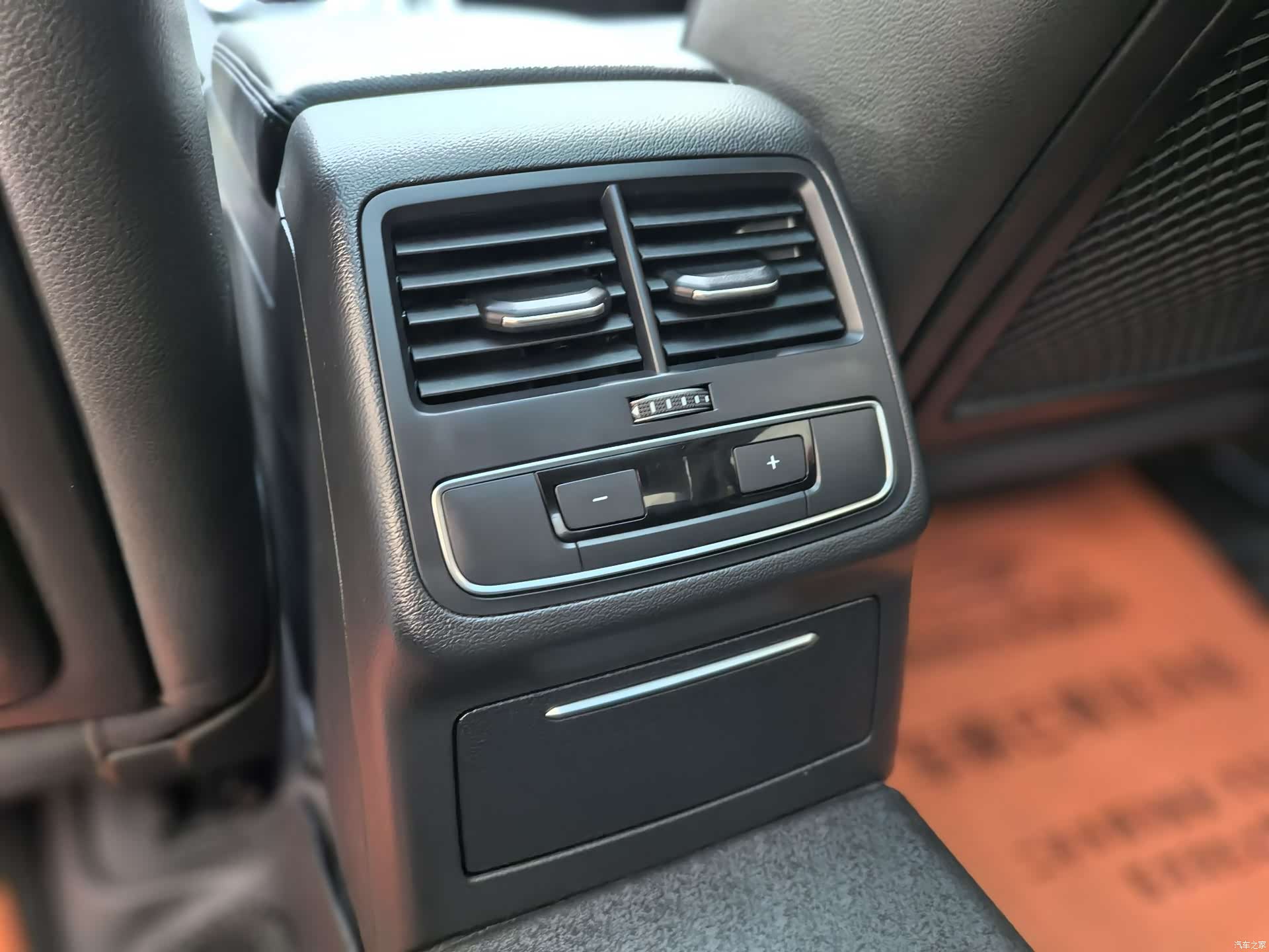 Audi A4L, 2019 13