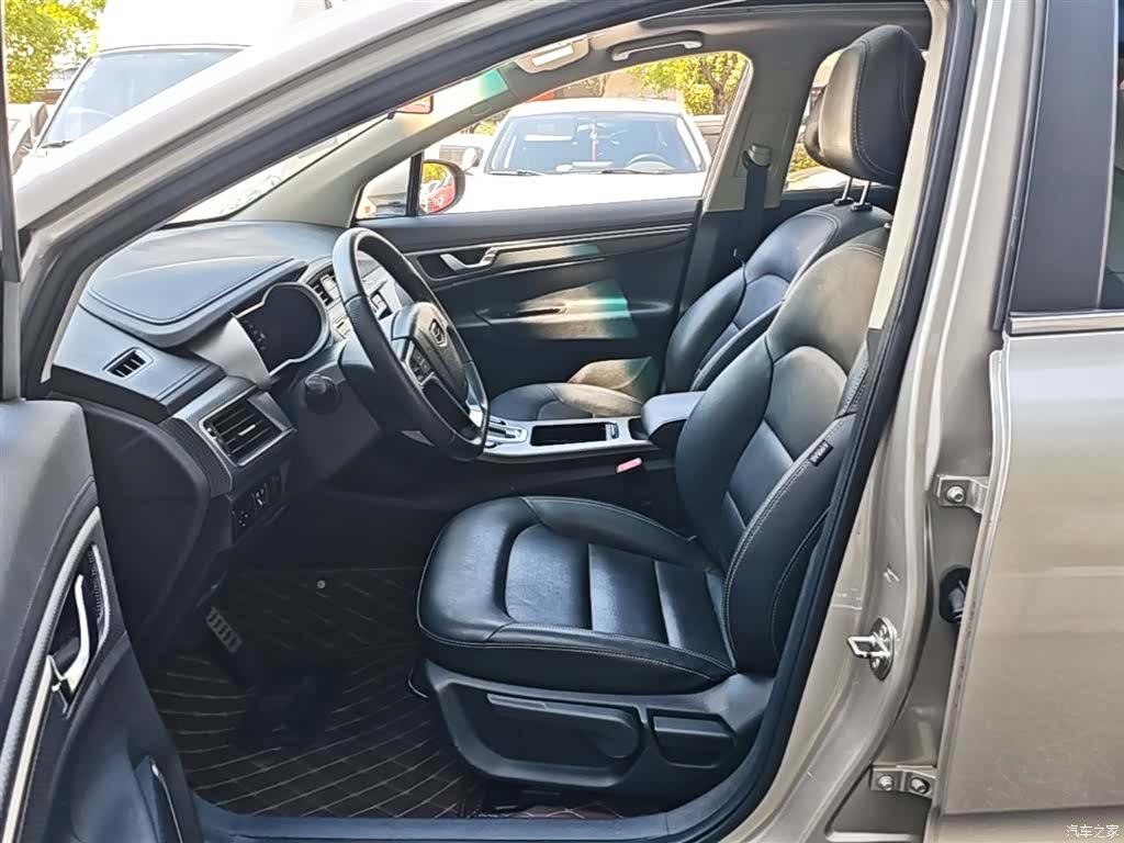 Geely Emgrand, 2018 15