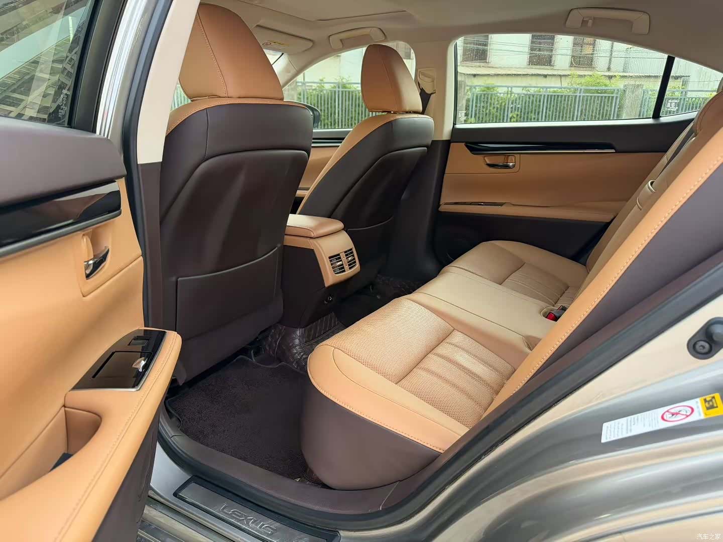 Lexus ES, 2018 4