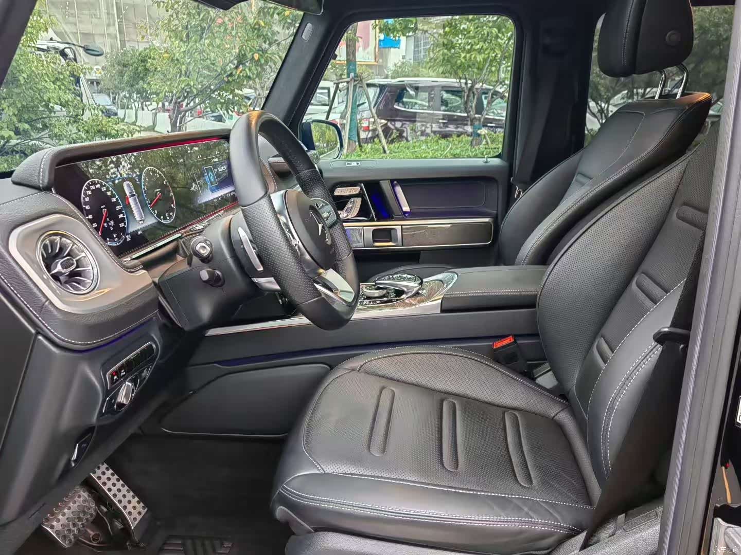 Mercedes-Benz G-Class, 2023 4