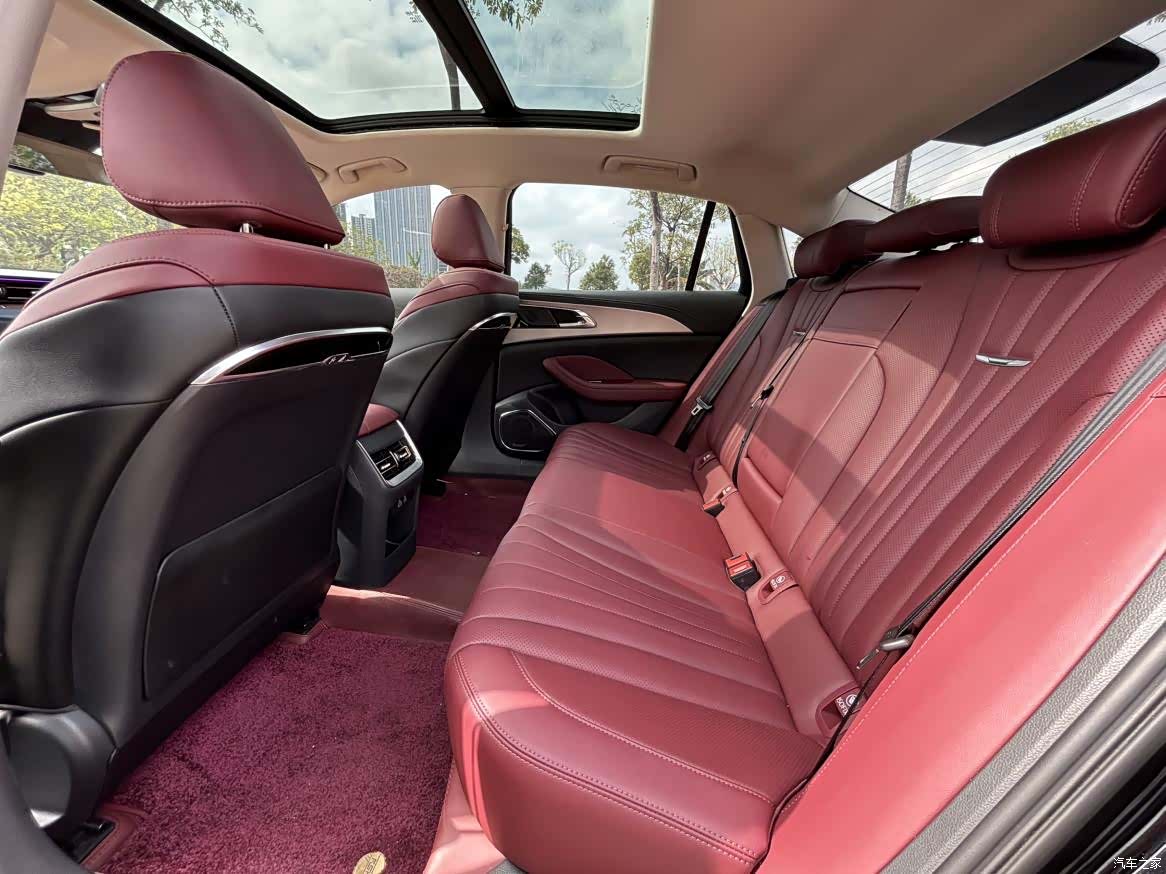 Hongqi H5, 2023 10