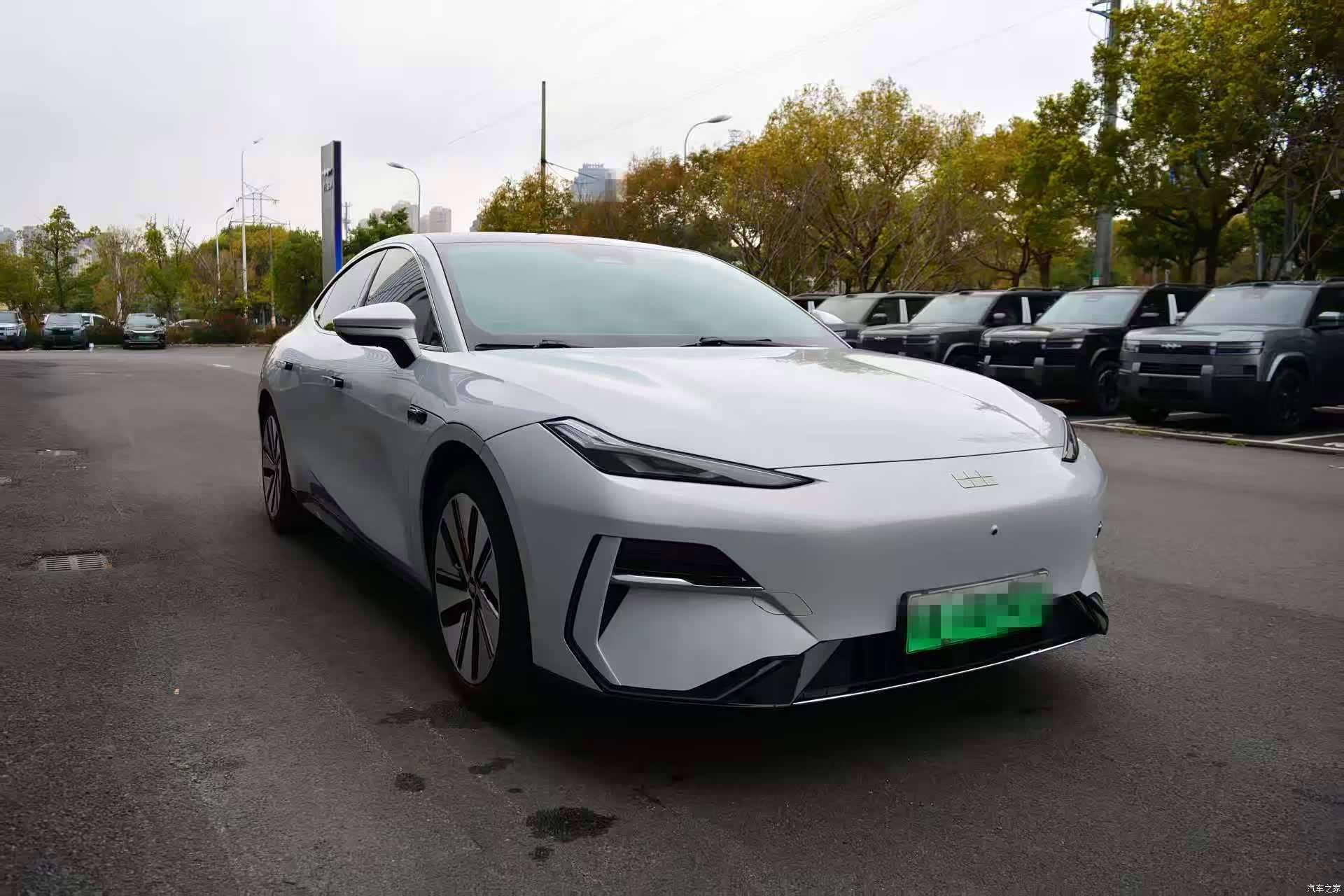 Geely E8, 2024 3
