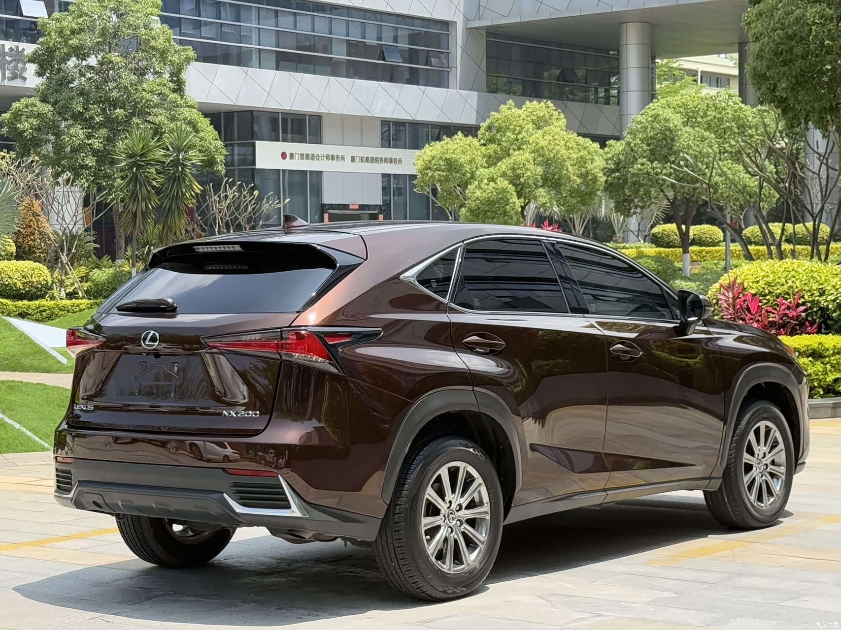 Lexus NX, 2019 11