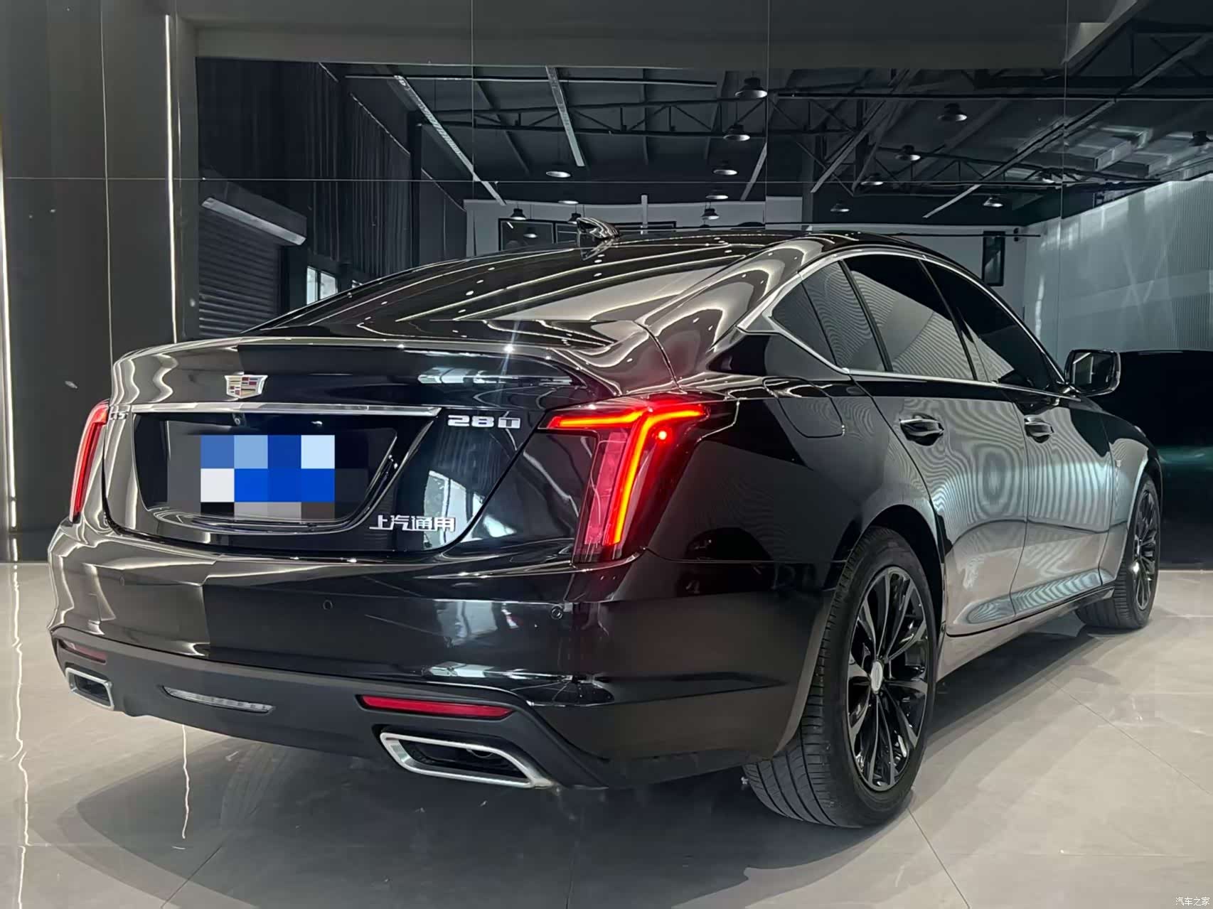 Cadillac CT5, 2023 все фото