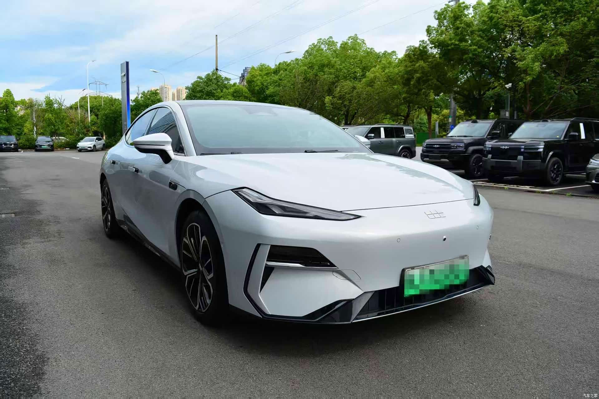 Geely E8, 2025 3