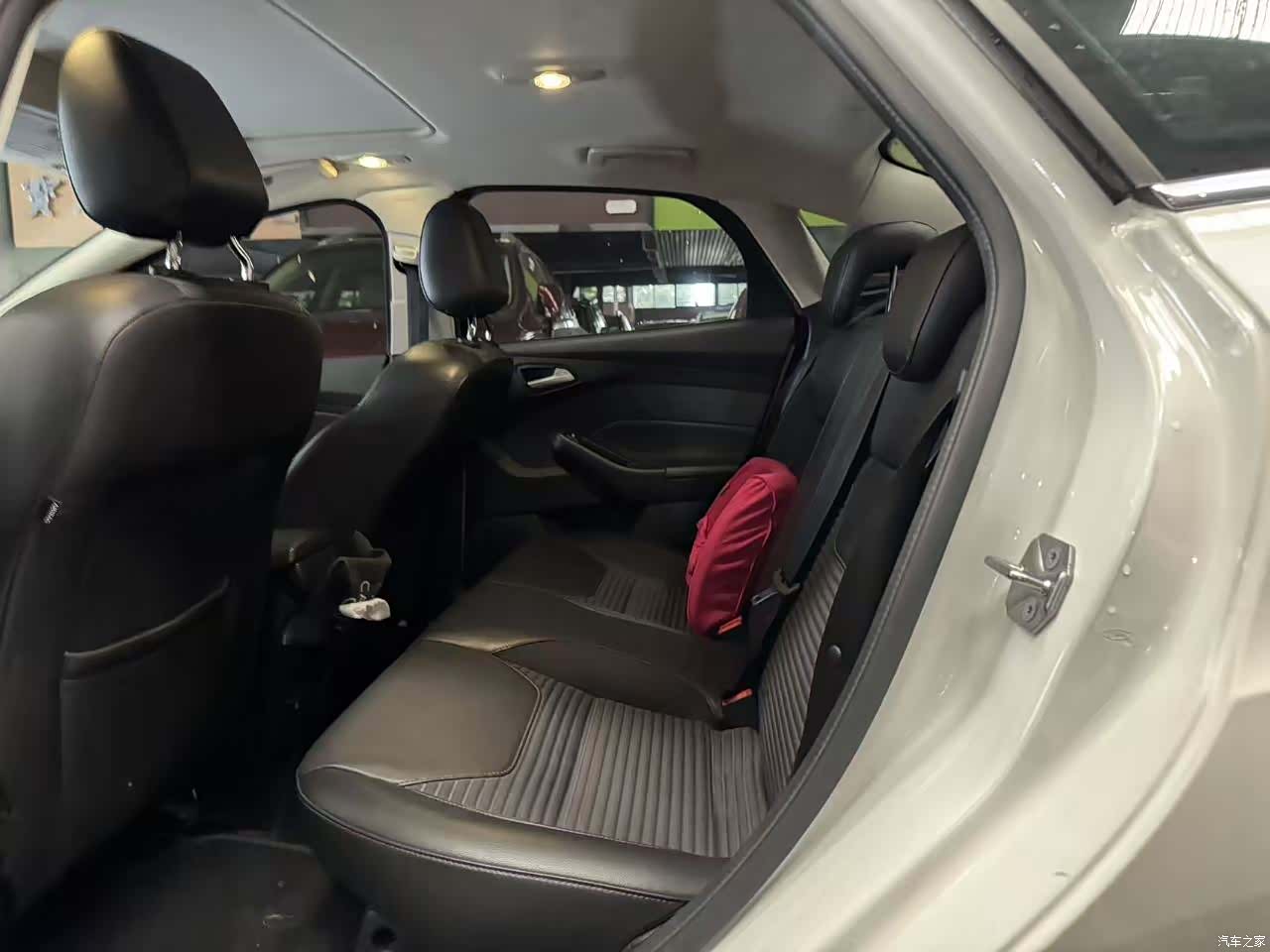 Ford Focus, 2017 11