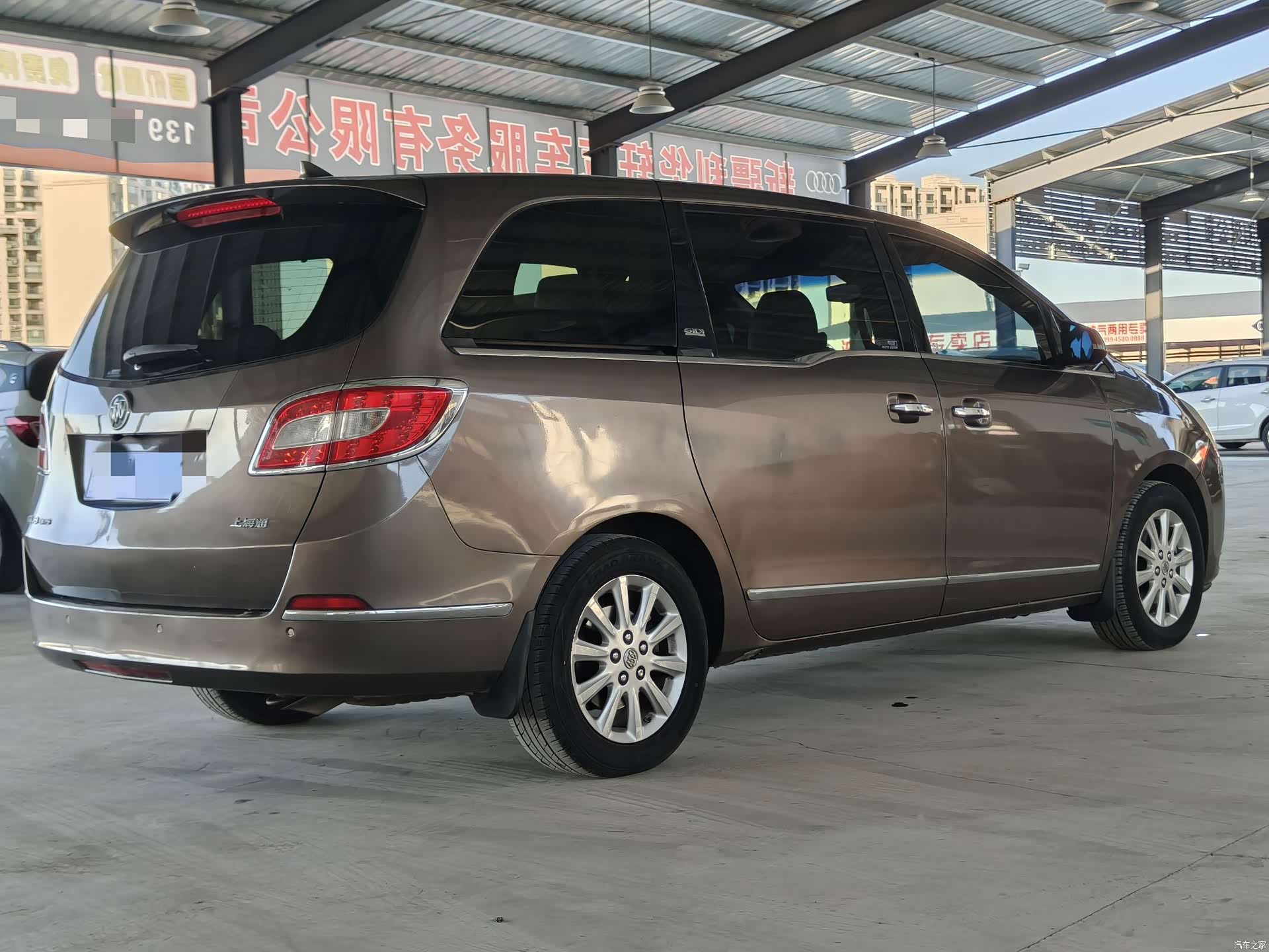 Buick GL8, 2012 9