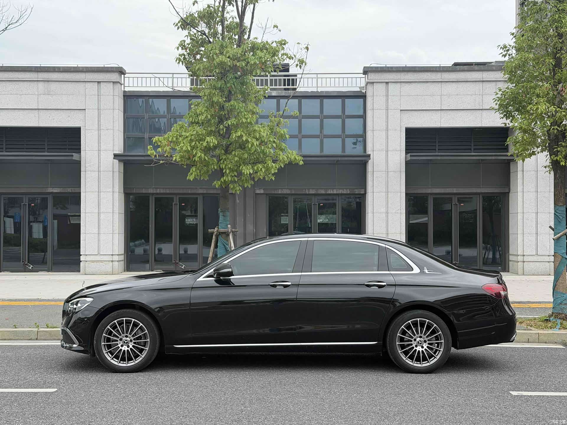 Mercedes-Benz E-Class, 2022 4