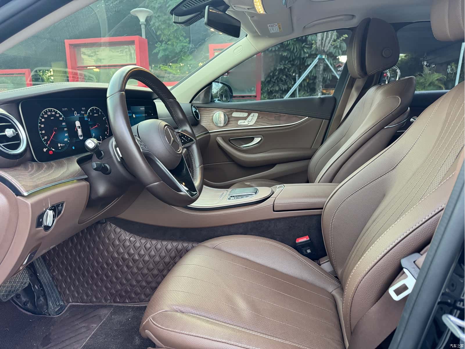 Mercedes-Benz E-Class, 2023 10
