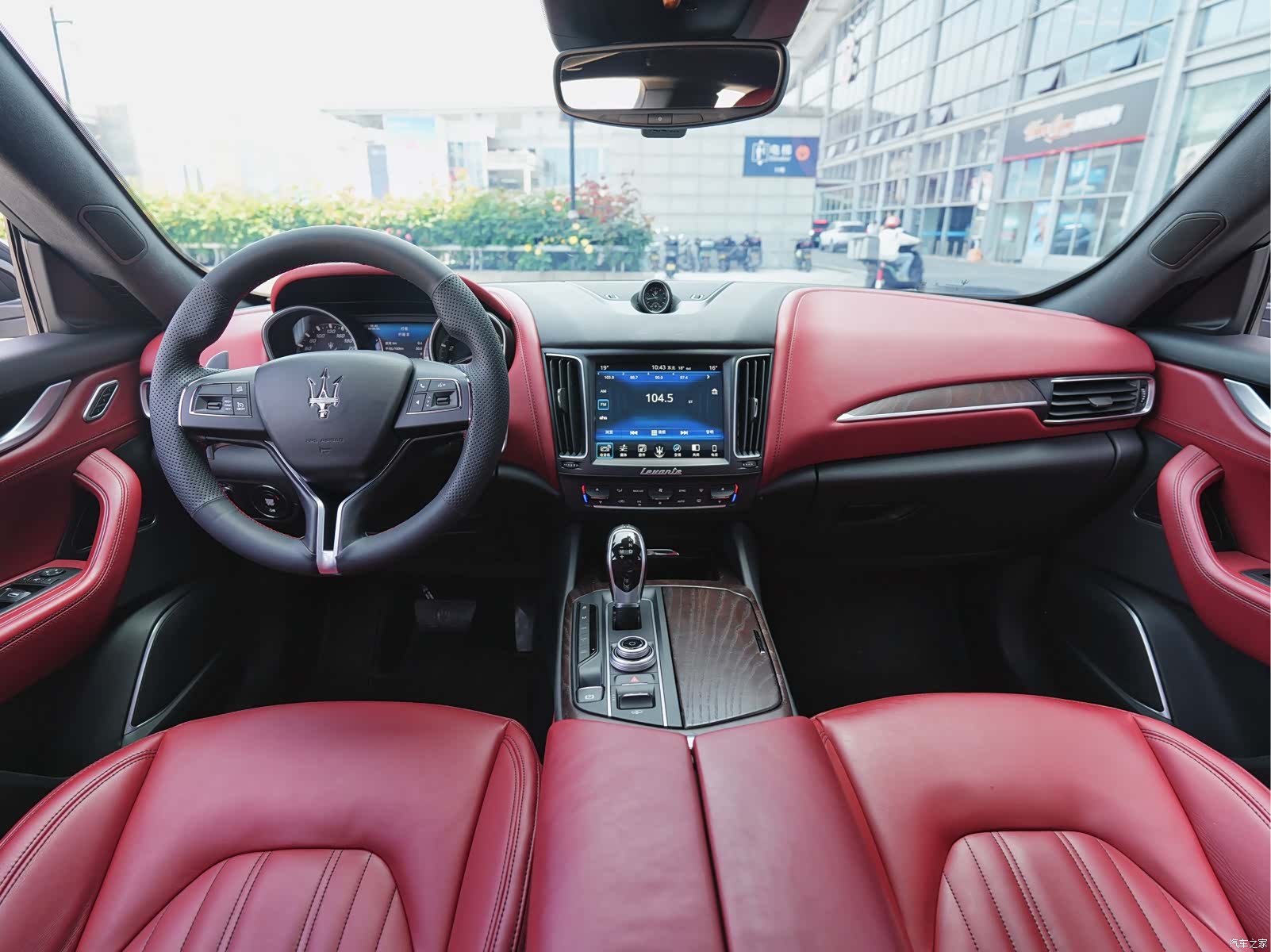 Maserati Levante, 2018 9