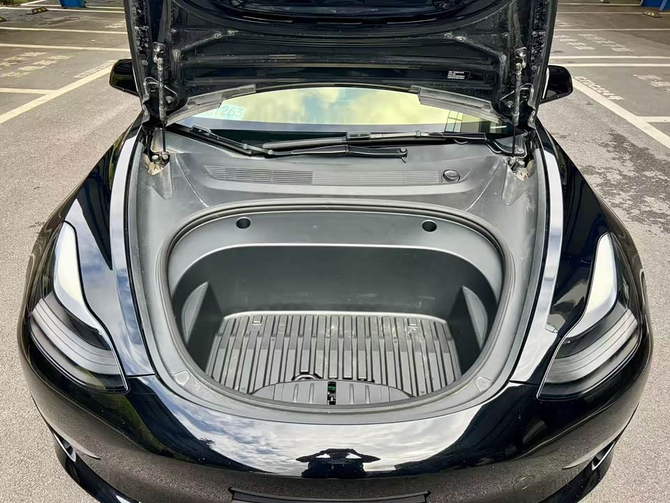 Tesla Model 3 Tesla Model 3