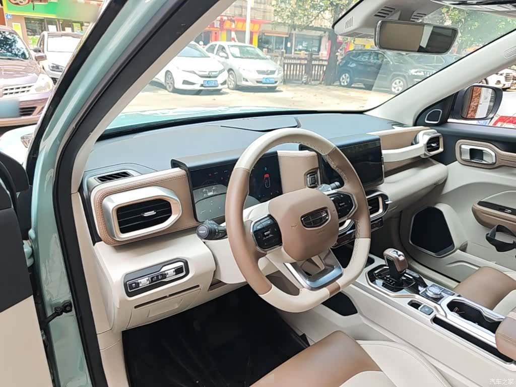 Geely Icon, 2022 10