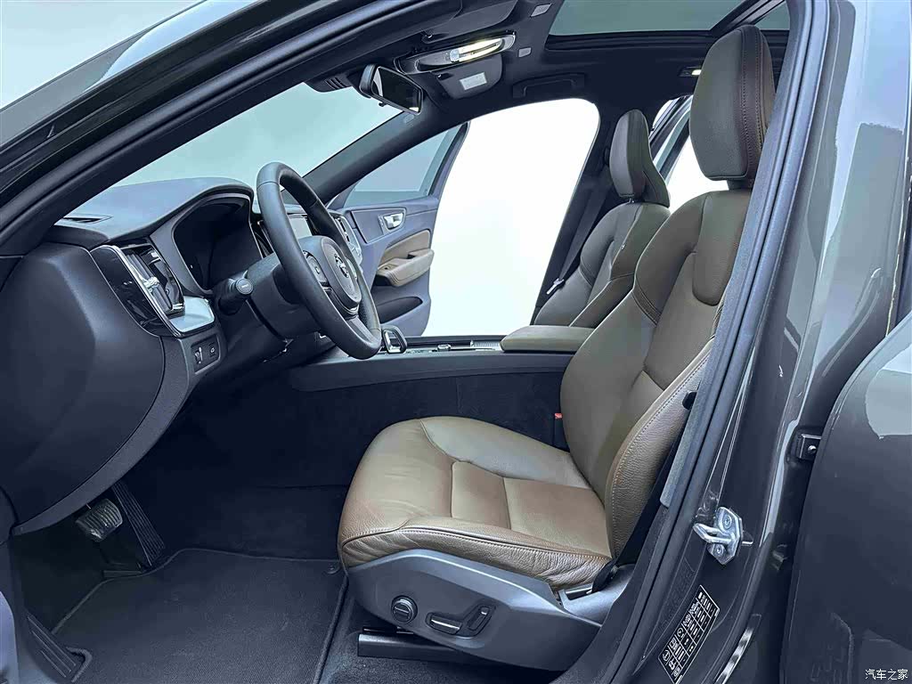 Volvo XC60, 2022 8