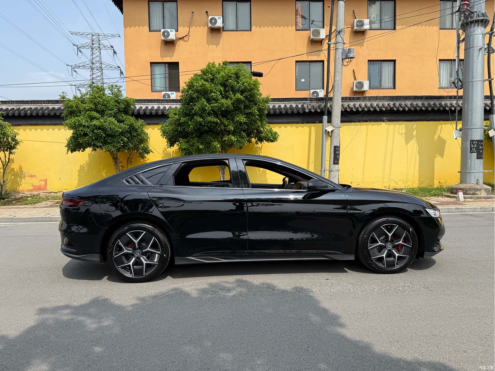 BYD Han, 2023 4