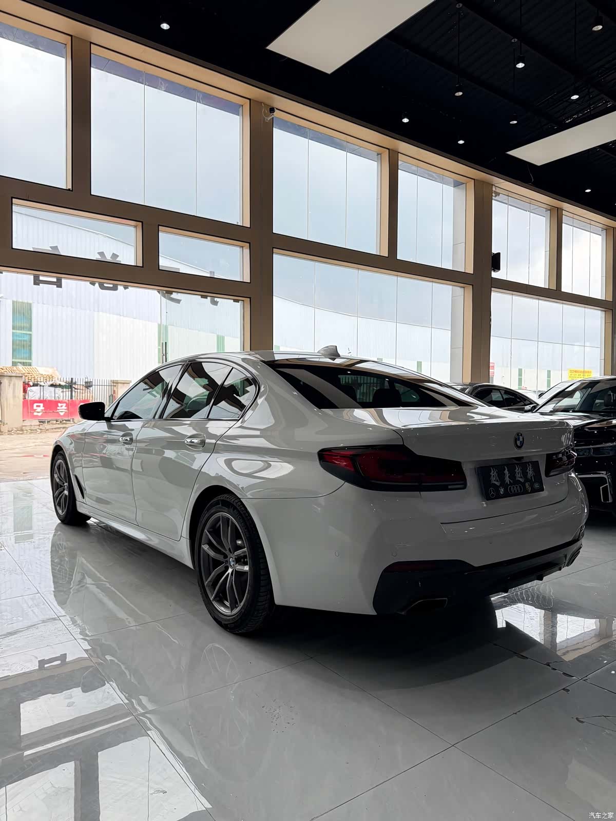 BMW 5 Series, 2018 10