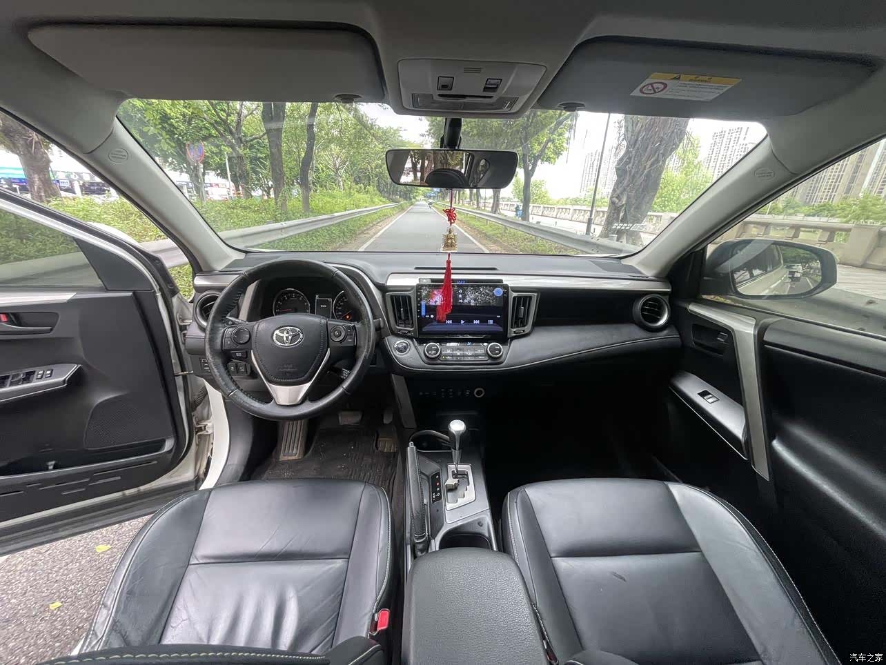 Toyota RAV4, 2016 11
