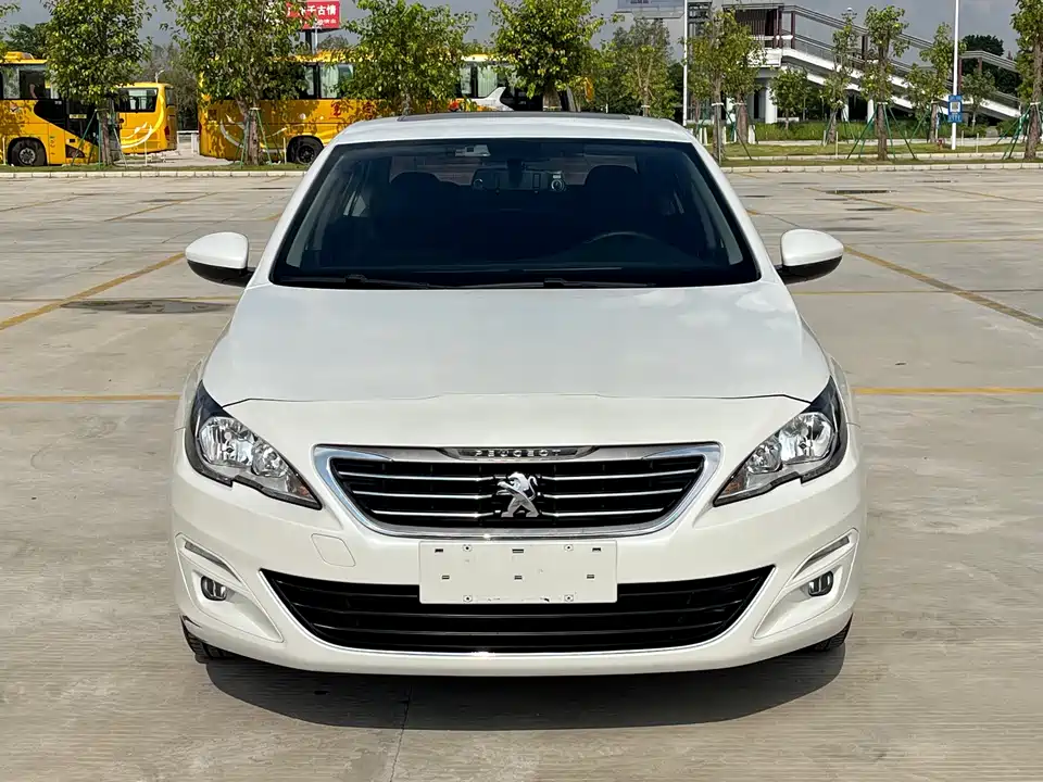 Peugeot 408