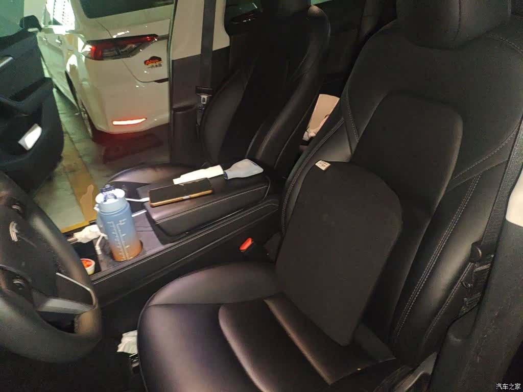 Tesla Model Y, 2023 12