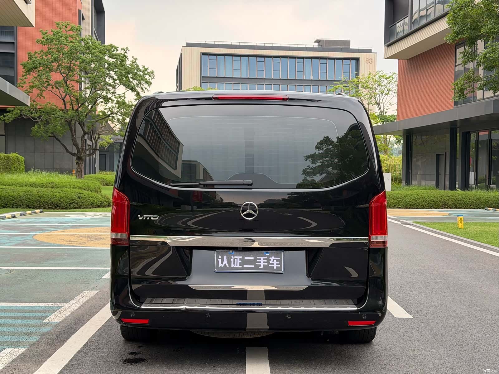 Mercedes-Benz 7, 2022 21