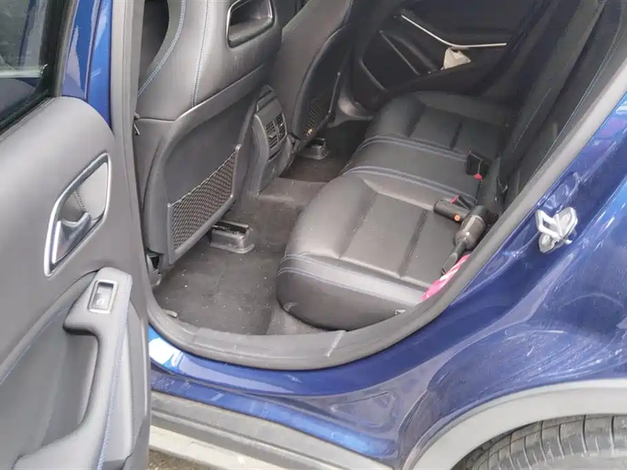 Mercedes-Benz GLA Mercedes-Benz GLA