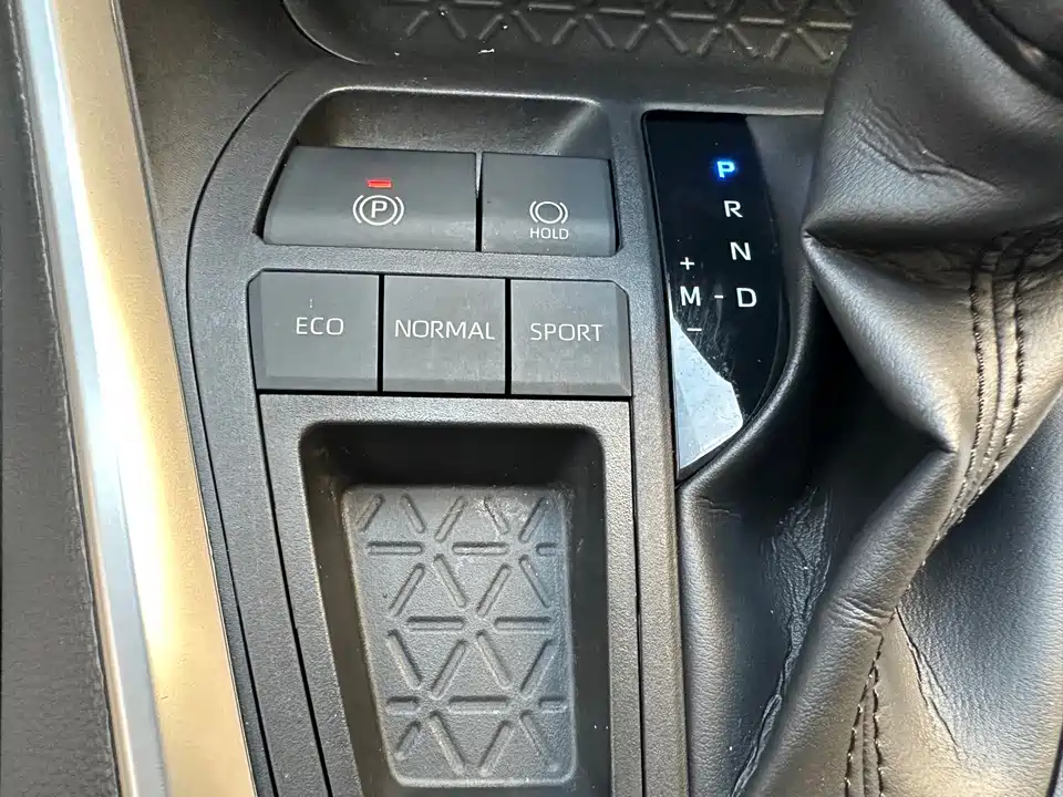 Toyota RAV4 Rongfang