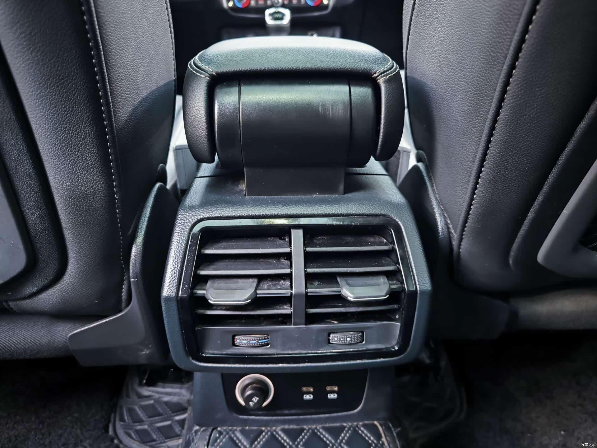 Audi Q3, 2022 13