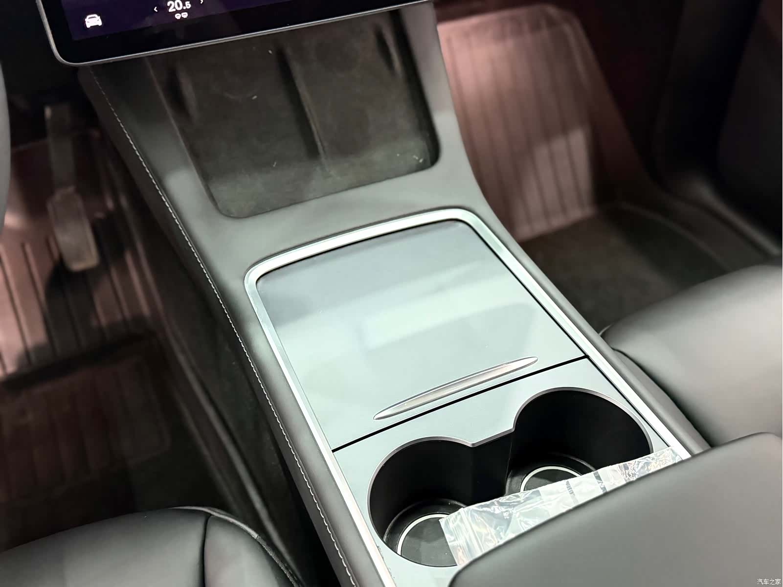 Tesla Model Y, 2022 15