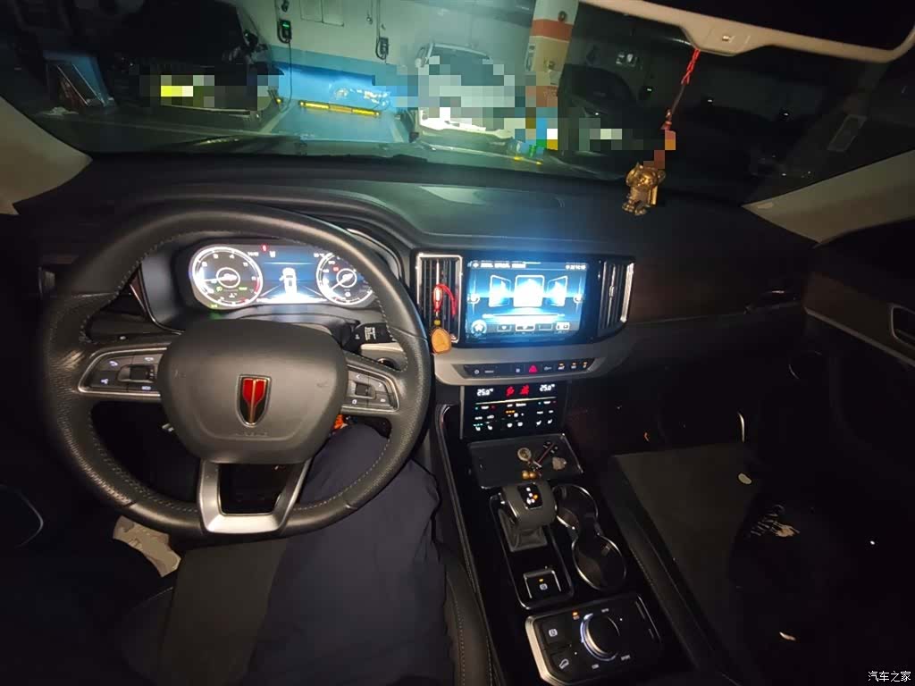 Hongqi HS7, 2023 10