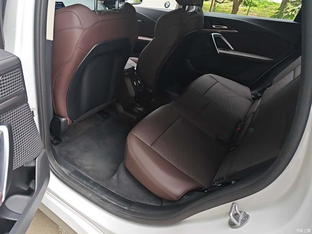 BMW iX1, 2025 24