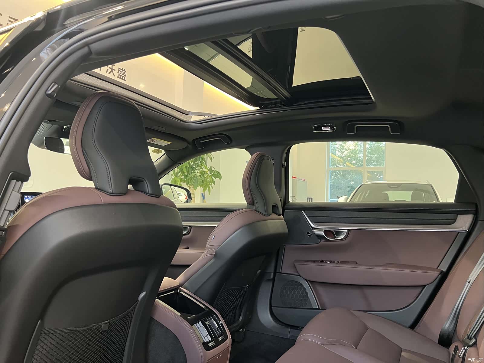 Volvo S90, 2025 11
