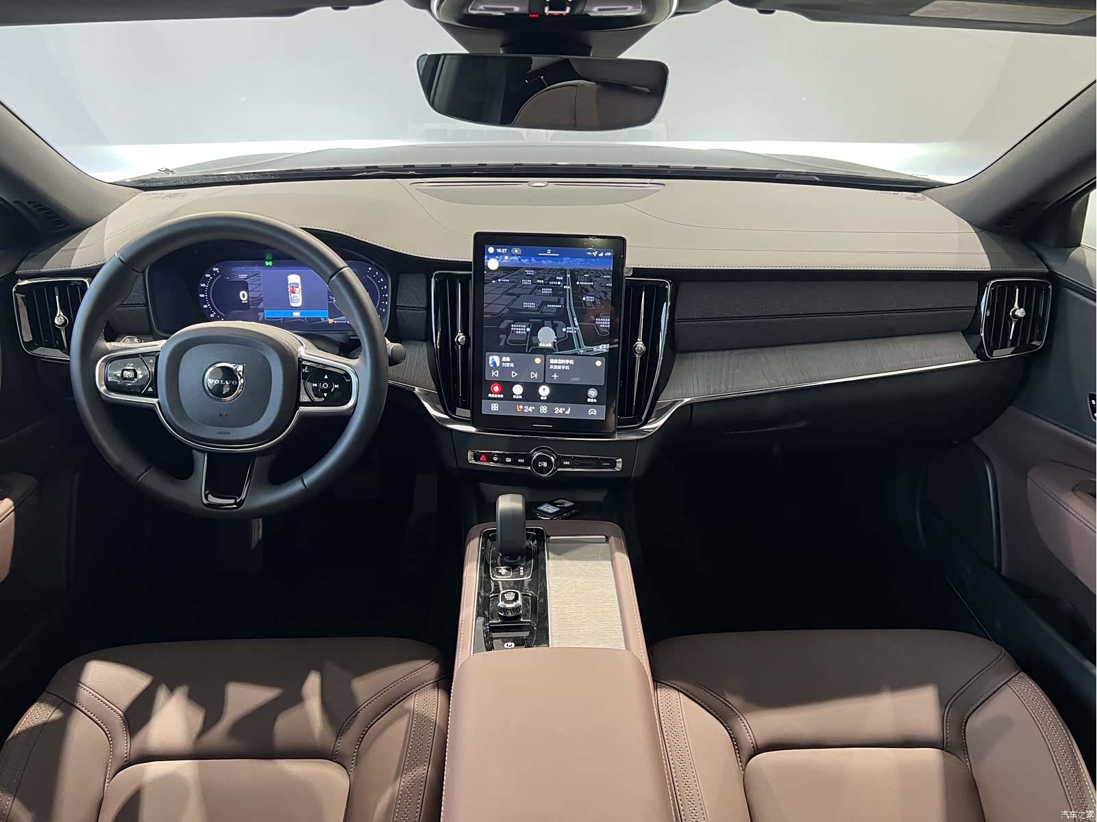 Volvo S90, 2025 10