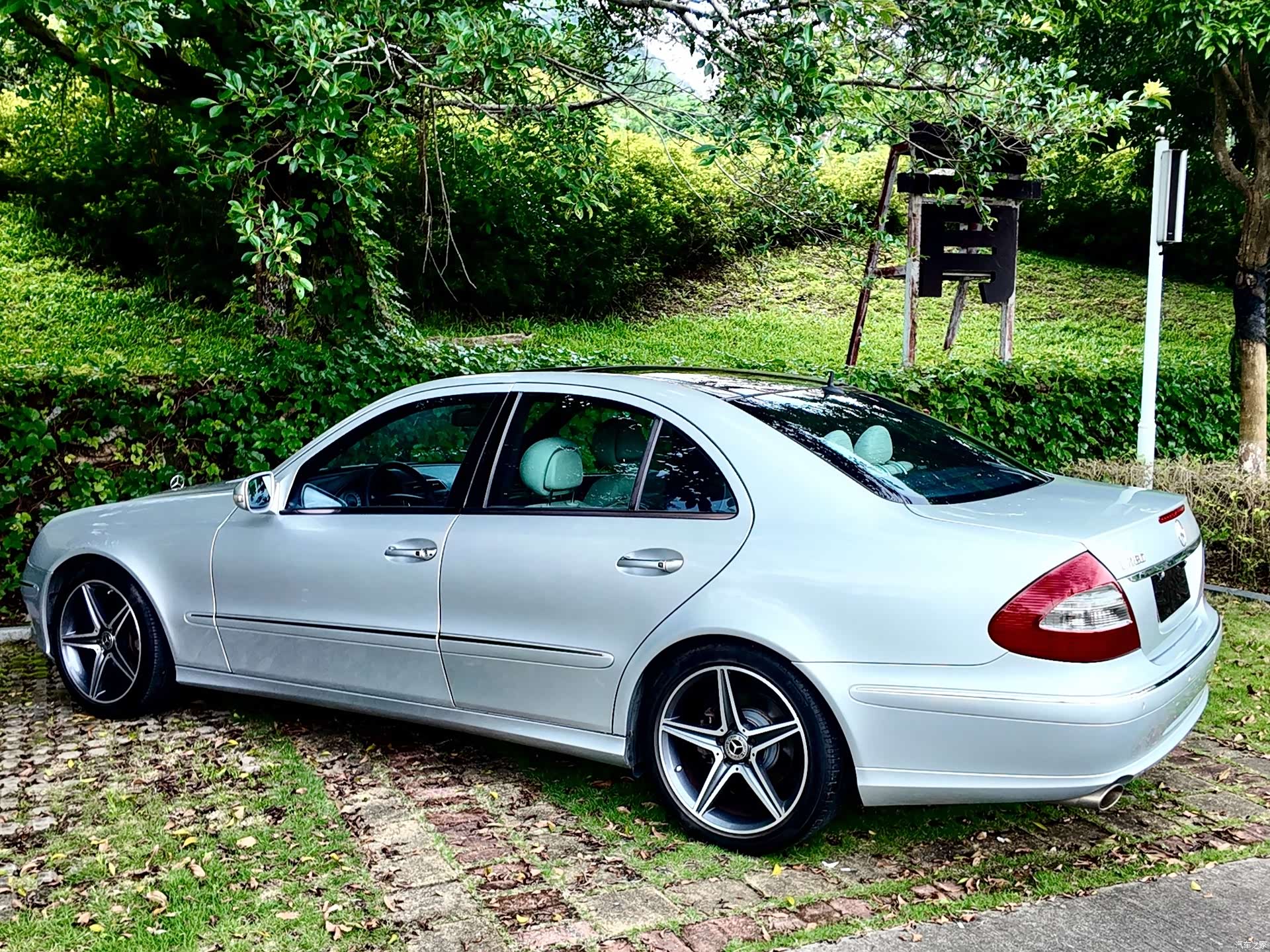 Mercedes-Benz E-Class, 2008 19