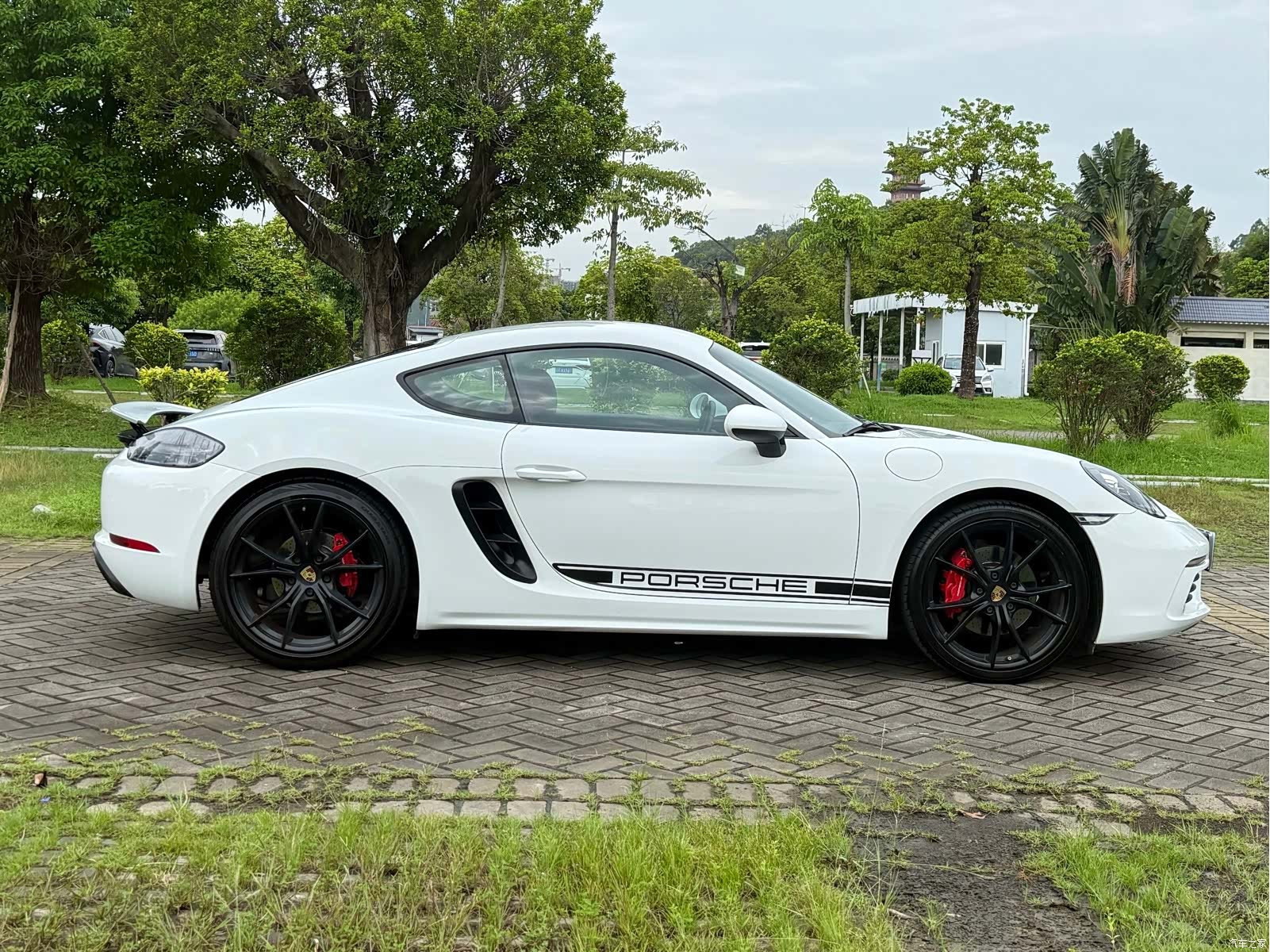 Porsche Cayman, 2017 12