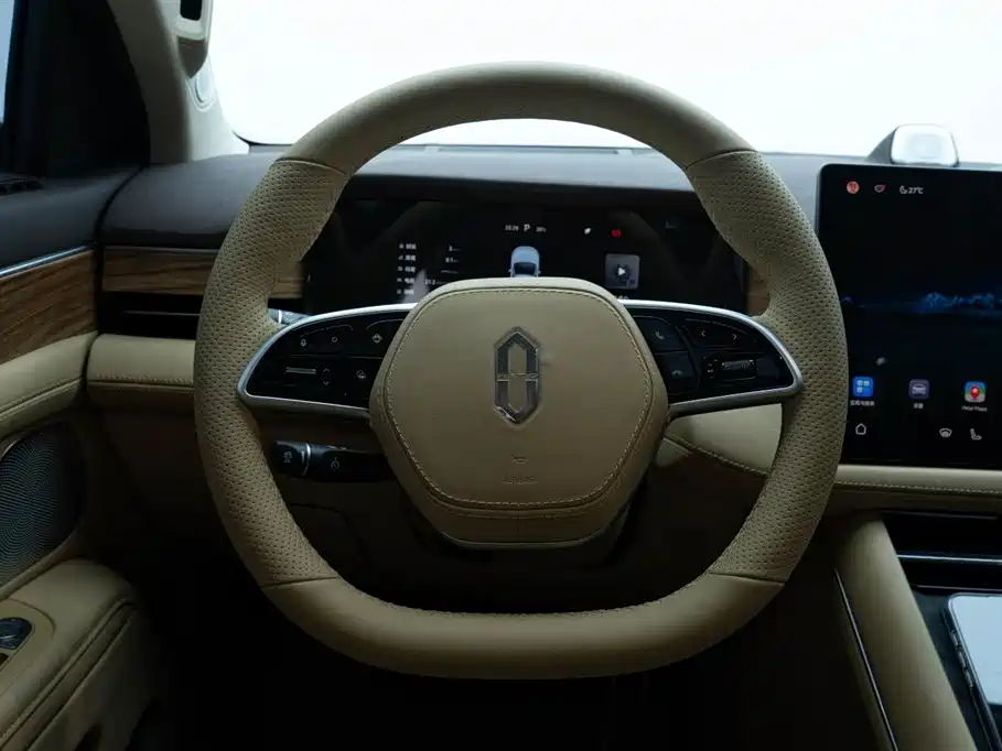 AITO Ask the world M7