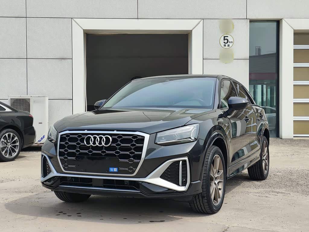 Audi Q2L
