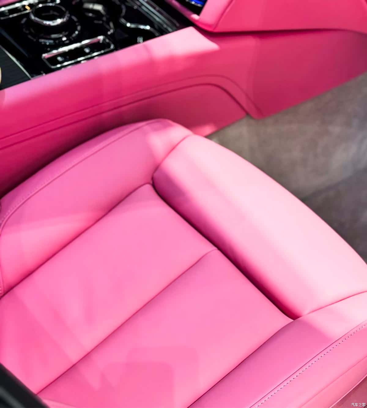 Rolls-Royce Ghost, 2024 23