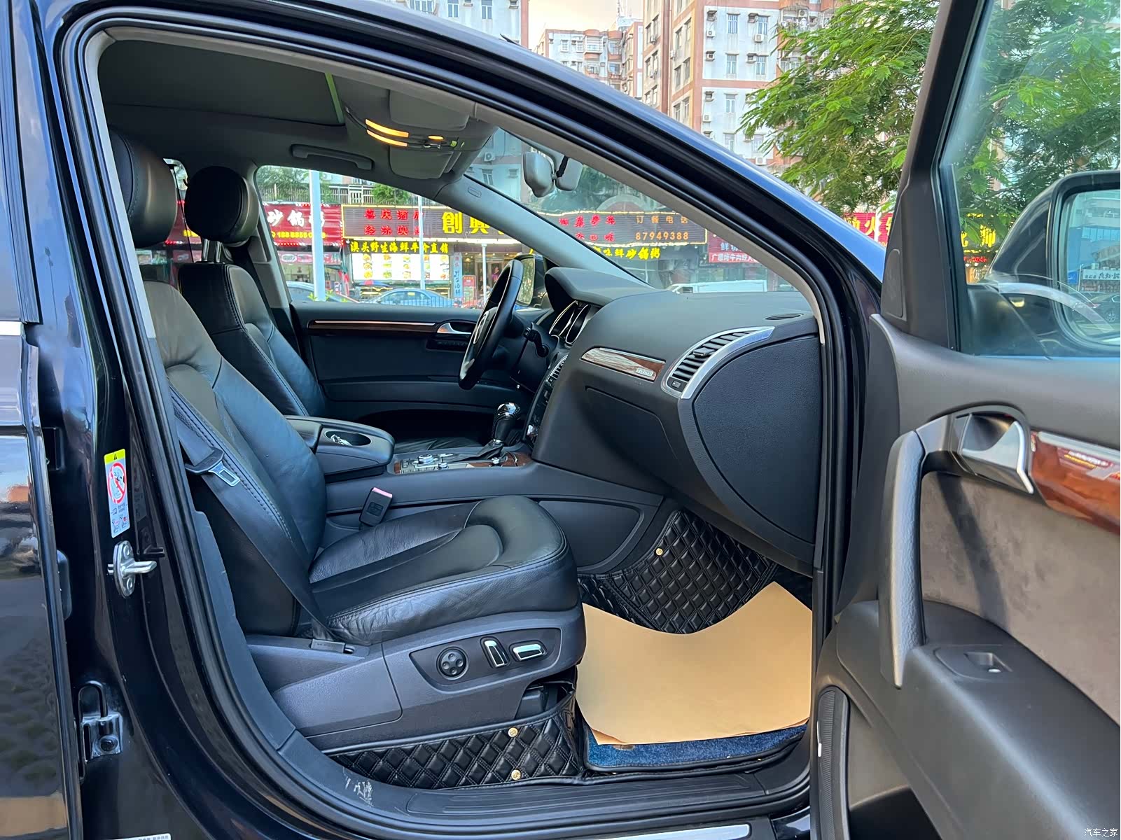 Audi Q7, 2011 14