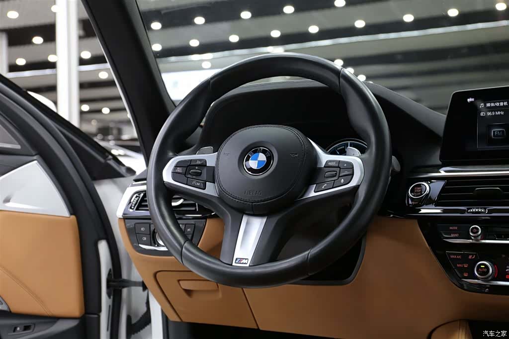 BMW 5 Series, 2018 11