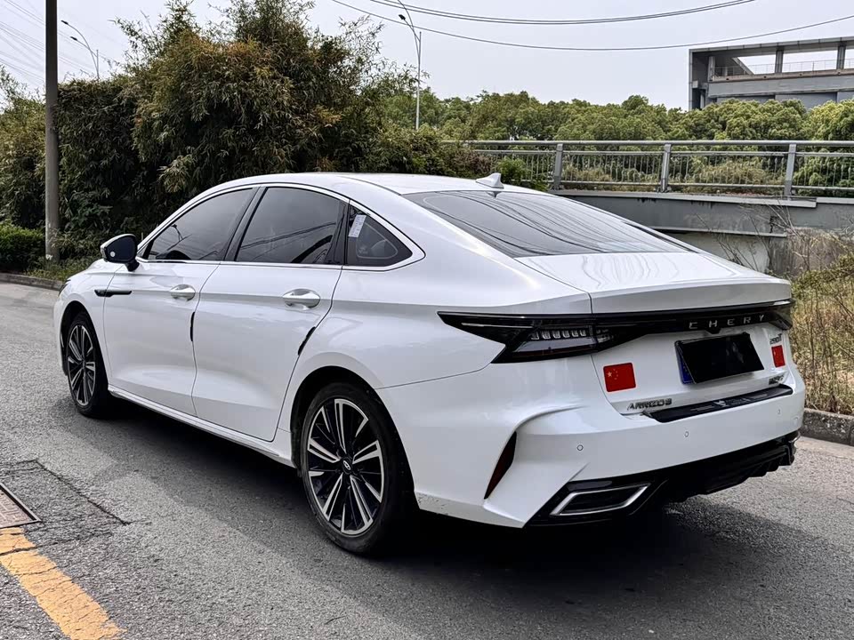 Chery Arrizo 8