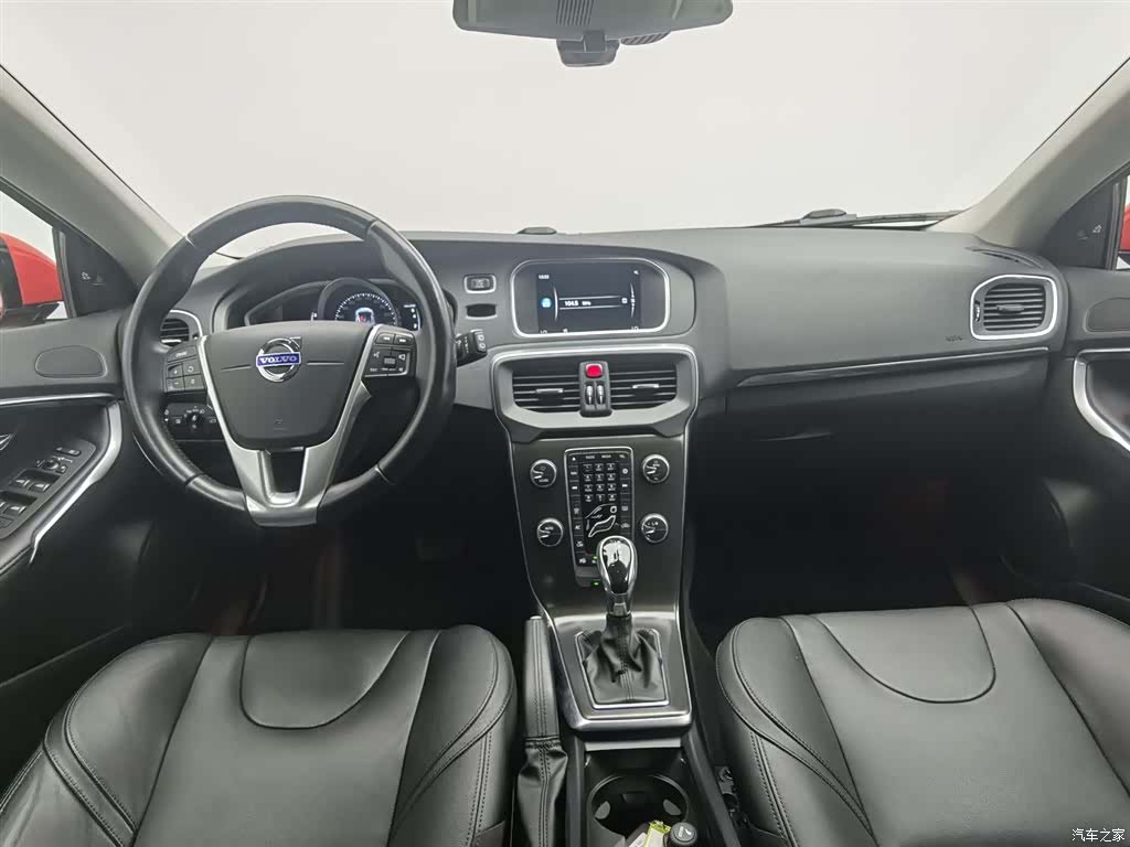 Volvo V40, 2015 все фото
